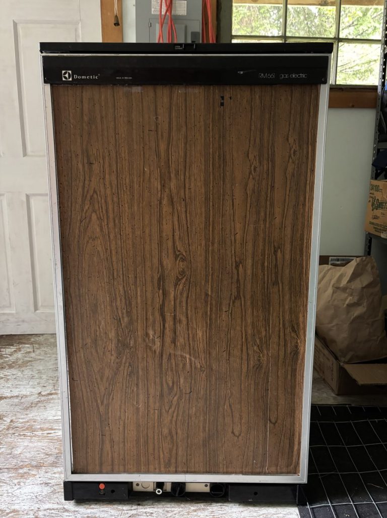 Dometic RM 661 Gas/Electric Refrigerator/Freezer