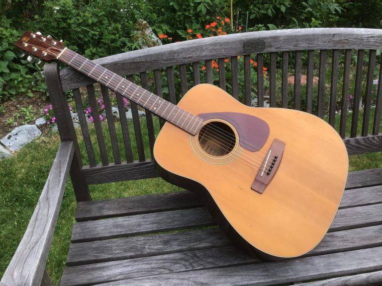 Yamaha FG-160 Acoustic Guitar